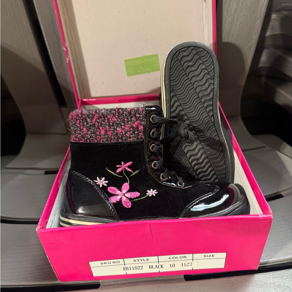 New in box Black and Pink Girls Boots